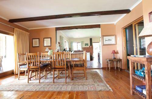 Dullstroom House | 275 m² House ∙ 3 bedrooms ∙ 10 guests