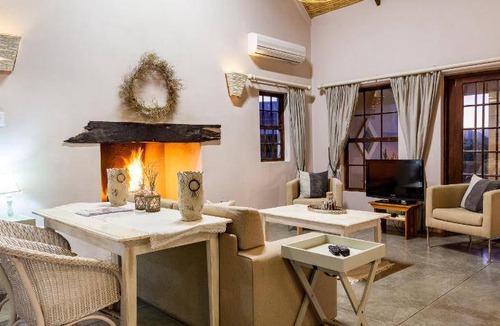 Prince Albert Ski Chalet | 279 m² Chalet ∙ 127 guests