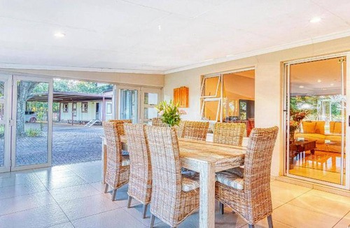 Vanderbijlpark House | 280 m² House ∙ 4 bedrooms ∙ 6 guests