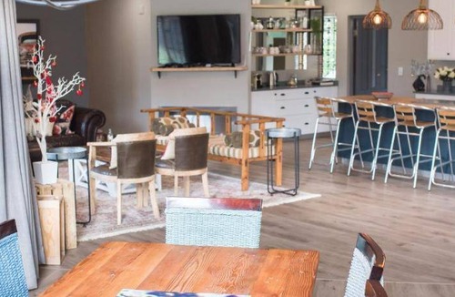 Clarens House | 280 m² House ∙ 4 bedrooms ∙ 8 guests