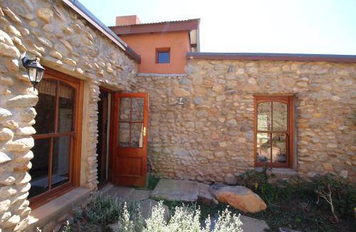 Robertson House | 280 m² House ∙ 5 bedrooms ∙ 16 guests