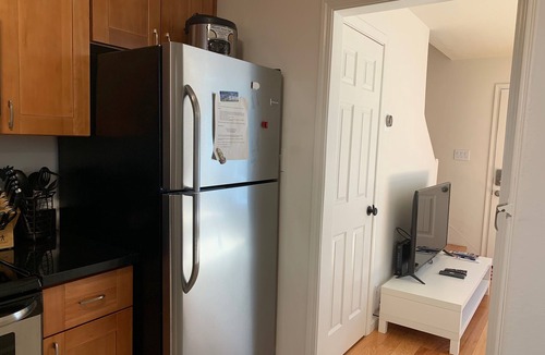 Linfield Oaks House | 2Bed/1Bath Town House near Stanford and Palo Alto