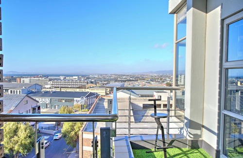 Salt River Apartment | 2BR Executive Apartment - 4min from Cape Town CBD