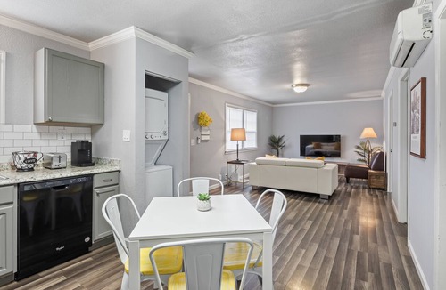 Sacramento Apartment | 2BR Getaway Near Downtown, Old Sac & Riverfront