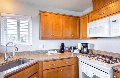 Marina Apartment | 2x 2BR in Beach Resort with Pool, Hot Tub, Firepit