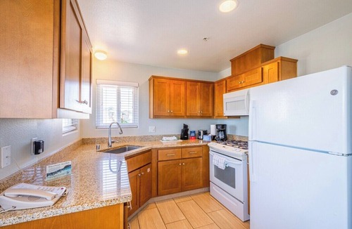 Marina Apartment | 2x 2BR in Beach Resort with Pool, Hot Tub, Firepit