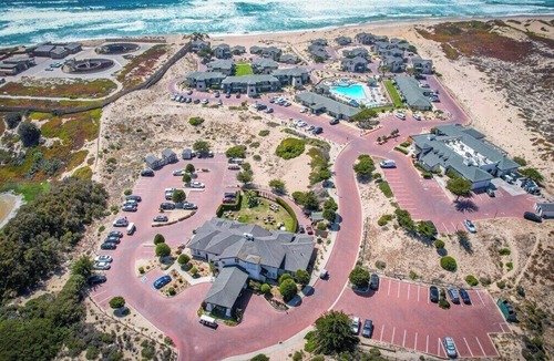 Marina Apartment | 2x 2BR in Beach Resort with Pool, Hot Tub, Firepit