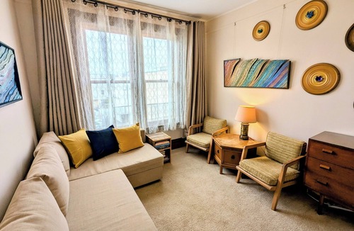 Russian Hill Apartment | 3 Beautiful Rooms In The Creative Home of SF Artists