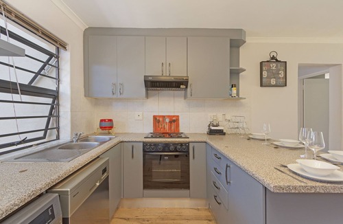 Cape Town Condo | 3 Bedroom Holiday Home in Royal Ascot Estate Cape Town