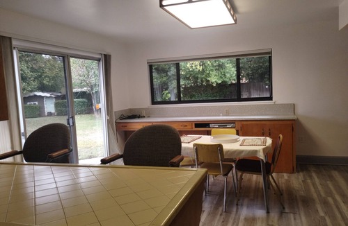 Arden Park Vista House | 3-bedroom house in Secret Sacramento Upscale Area with AC, WiFi