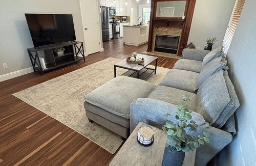 Yuba City House | 3-bedroom house with Pool in Yuba City with AC for relaxing stays