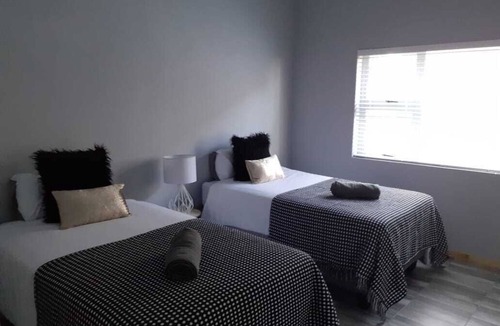 Beaufort West House | 3 bedroom house