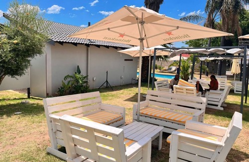 Greater Johannesburg Metropolitan Area House | 3 Bedroom Pool Villa