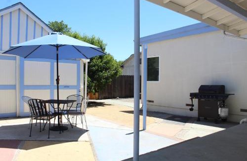Shasta-Hanchett Park House | 3-Bedroom Rose Garden Family Cottage