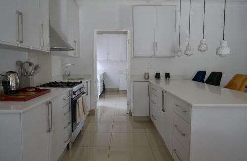 Klerksdorp House | 3 Kiaat Suites