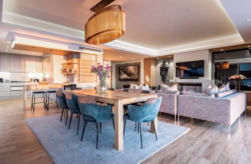Camps Bay Villa | 3 Levels Villa with 2 Pools - 200m from the beach