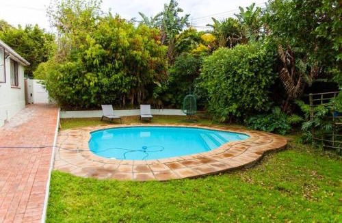 Pinelands Apartment | 3 on The Fairway Pinelands