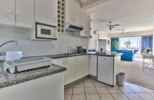 Mouille Point Apartment | 3 Sandringham Sea Facing ground-floor Studio