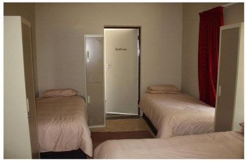 Lephalale House | 3 Single bedroom in farmhouse in Limpopo Province