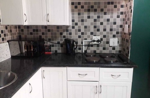 Waparand Apartment | 3 sleeper Apart-hotel in Pretoria East, wapadrand