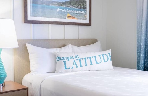 Lakeside Park Hotel | 3 Spacious Rooms Ideal for Family Adventures | Indoor Heated Pool, Pets Allowed