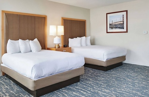 Berkeley Hotel | 3 Units | Golden Gate Views near UC Berkeley Marina | Pool & Free Breakfast