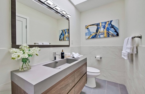 Daly City House | 30% OFF / Easy Parking / Mins to SF / Lovely Backyard / Skyline View / Hottub
