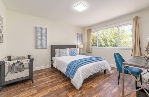 Daly City House | 30% OFF / Easy Parking / Mins to SF / Lovely Backyard / Skyline View / Hottub