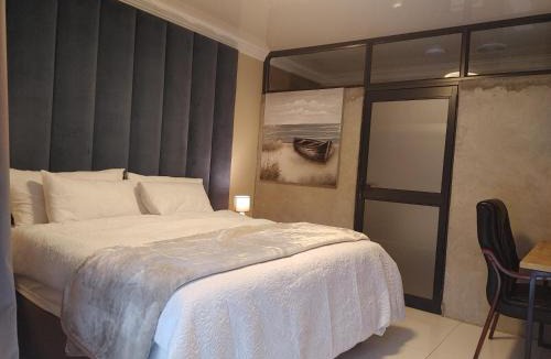 Makhado Cabin | 30 on Bergh