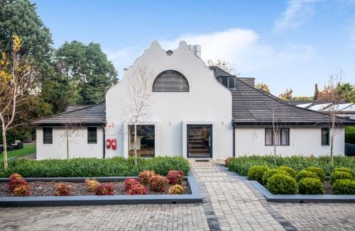 Waverley House | 30 on Whites Guesthouse