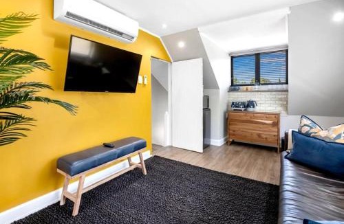 Waverley House | 30 on Whites Guesthouse