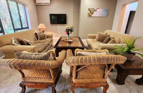 Pennington Villa | 300 m² Villa ∙ 3 bedrooms ∙ 6 guests