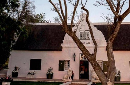 Paarl Apartment | 300 m² Apartment ∙ 8 bedrooms ∙ 16 guests
