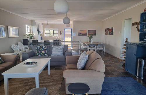 Oyster Bay House | 300 m² House ∙ 4 bedrooms ∙ 12 guests