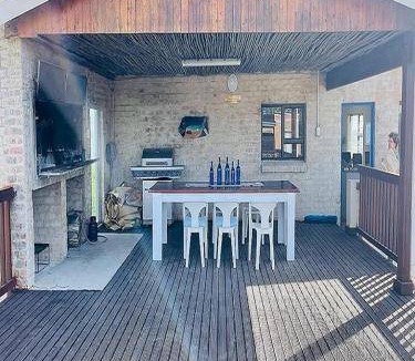 Oyster Bay House | 300 m² House ∙ 4 bedrooms ∙ 12 guests