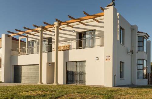 Wilderness Beach Villa | 300 m² Villa ∙ 4 bedrooms ∙ 8 guests