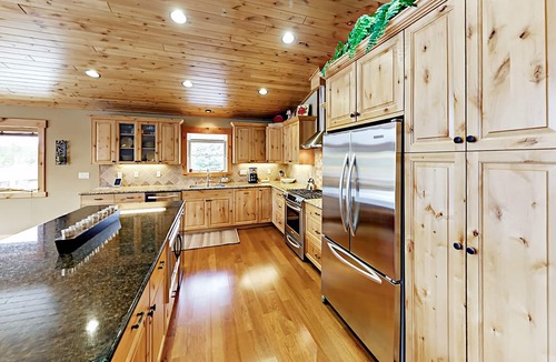 Truckee House | 300’ to Tahoe Donner Ski Area! Tahoe Donner Delight - Perfect for Families