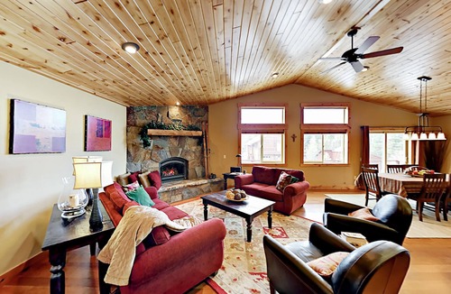 Truckee House | 300’ to Tahoe Donner Ski Area! Tahoe Donner Delight - Perfect for Families