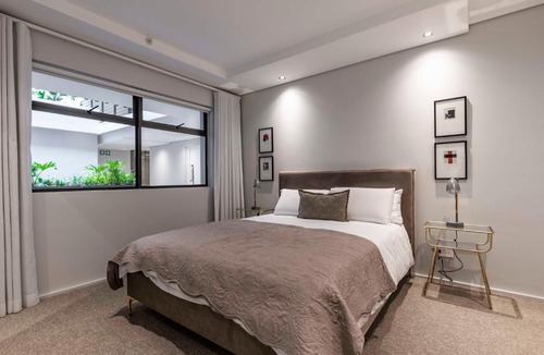 Sea Point Apartment | 303 Cosmopolitan