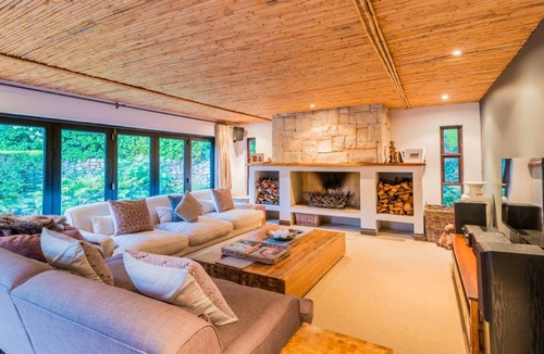 Constantia House | 320 m² House ∙ 4 bedrooms ∙ 10 guests