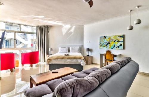 Sea Point Apartment | 33 Blue Waters Studio Apartment.
