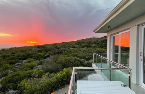 Pinnacle Point House | 330 m² House ∙ 3 bedrooms ∙ 6 guests