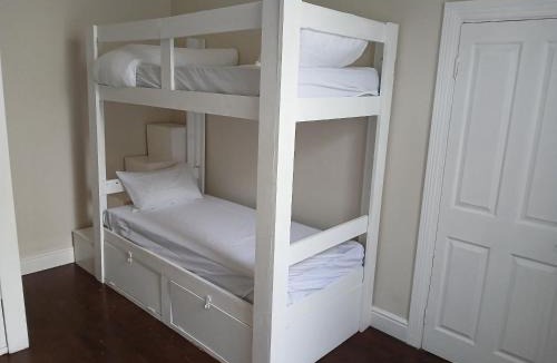 Salt River Hostel | 336 Victoria street Woodstock Capetown