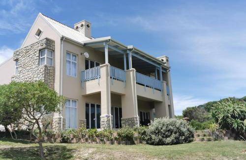 Oyster Bay House | 341 m² House ∙ 3 bedrooms ∙ 7 guests