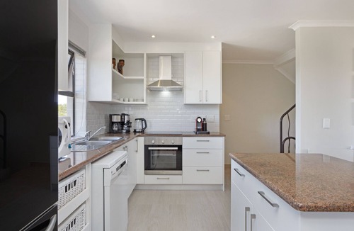 Big Bay House | 35 Island View - Three Bedroom House, Sleeps 6