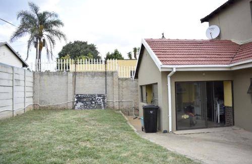 Greater Johannesburg Metropolitan Area Hotel | 35 m² Hotel ∙ 4 guests