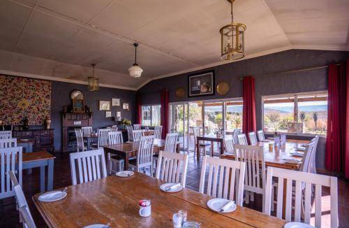 Hogsback House | 350 m² House ∙ 3 bedrooms ∙ 6 guests