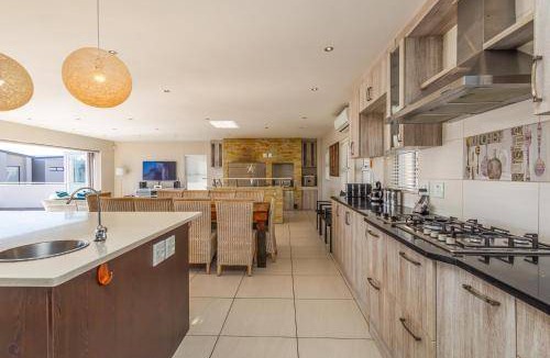 Calypso Beach House | 350 m² House ∙ 4 bedrooms ∙ 8 guests