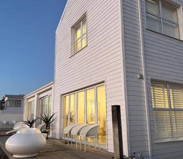 Yzerfontein Resort | 350 m² Resort ∙ 4 bedrooms ∙ 13 guests