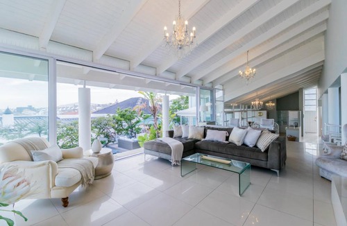 Bloubergstrand Villa | 350 m² Villa ∙ 4 bedrooms ∙ 12 guests